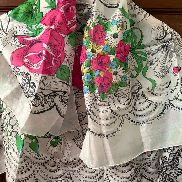 VTG Stunning Hand Rolled Silk floral scarf made in Japan. Vibrant colors - Picture 3 of 10